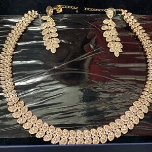 100% authentic Swarovski tennis necklace set
